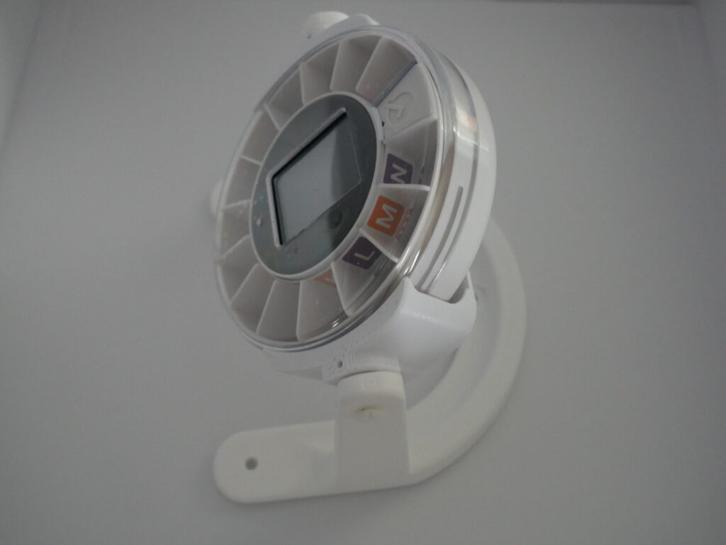 P1010376 White Dose Flip Smart Pill Box System