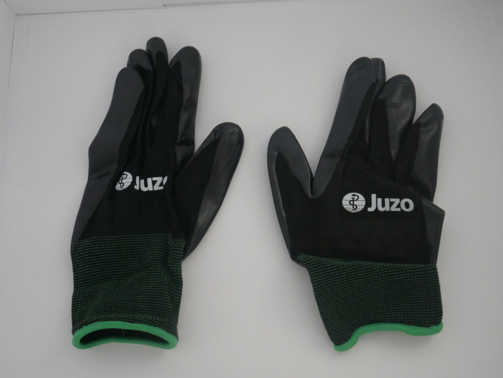 P1010471 Black-Green Juzo Donning Gloves Large - Latex Free