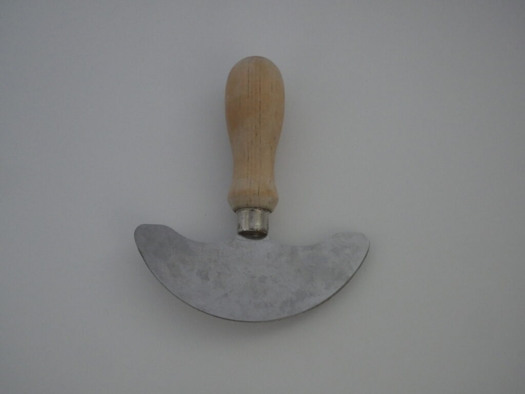 P1010493 Brown - Silver Mezzaluna Rocker Knife/Chopper with Wooden Handle