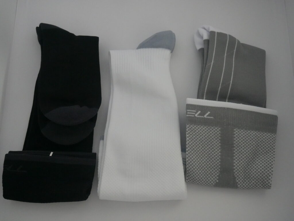 P1010669 Black-White-Gray S/M Compression Socks - 3 Pairs