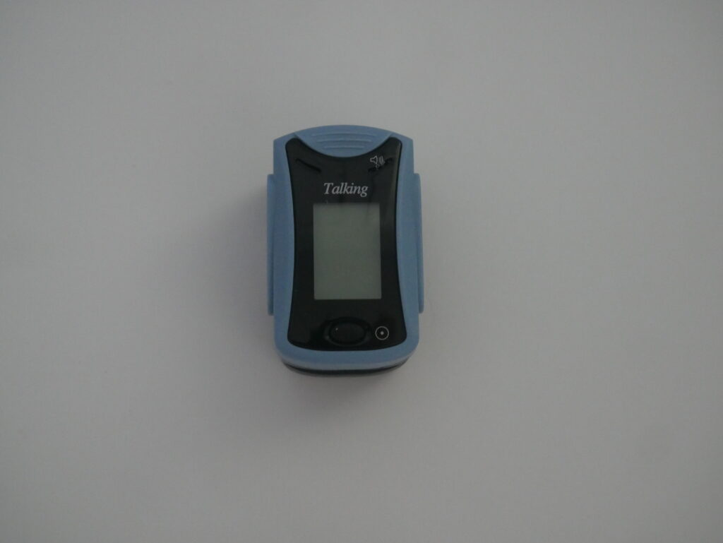 P1010693 Black-Blue Talking Oximeter